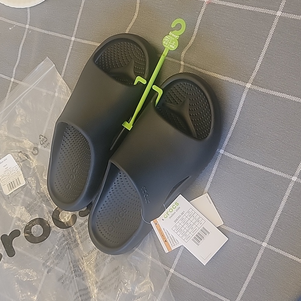 Crocs - Picture 2 of 5